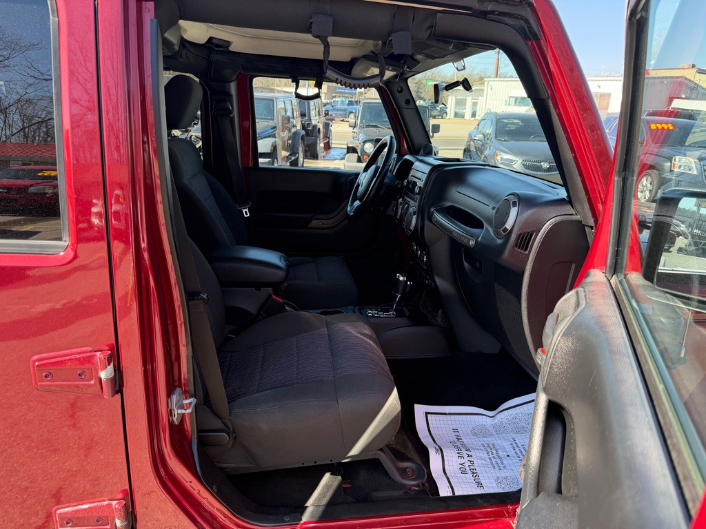 2012 Jeep Wrangler Unlimited Image 16