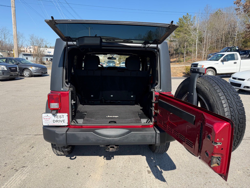 2012 Jeep Wrangler Unlimited Image 17