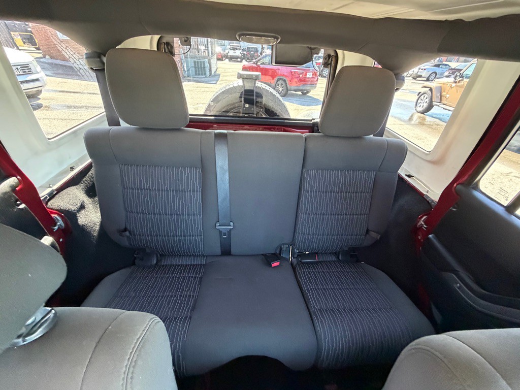 2012 Jeep Wrangler Unlimited Image 18