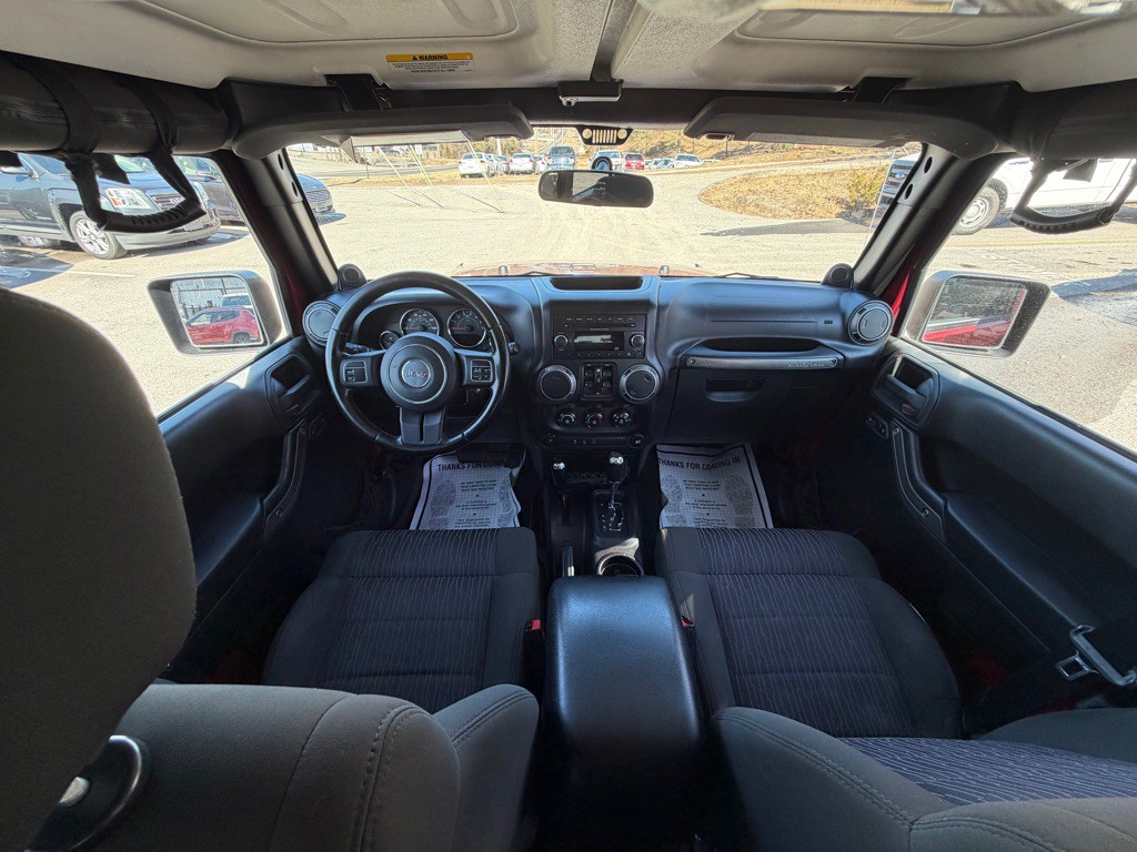 2012 Jeep Wrangler Unlimited Image 19