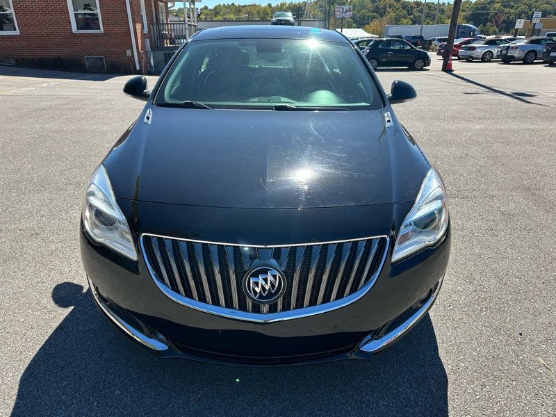 2015 Buick Regal Image 2