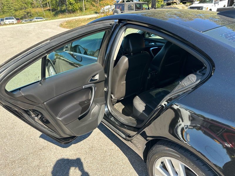 2015 Buick Regal Image 11