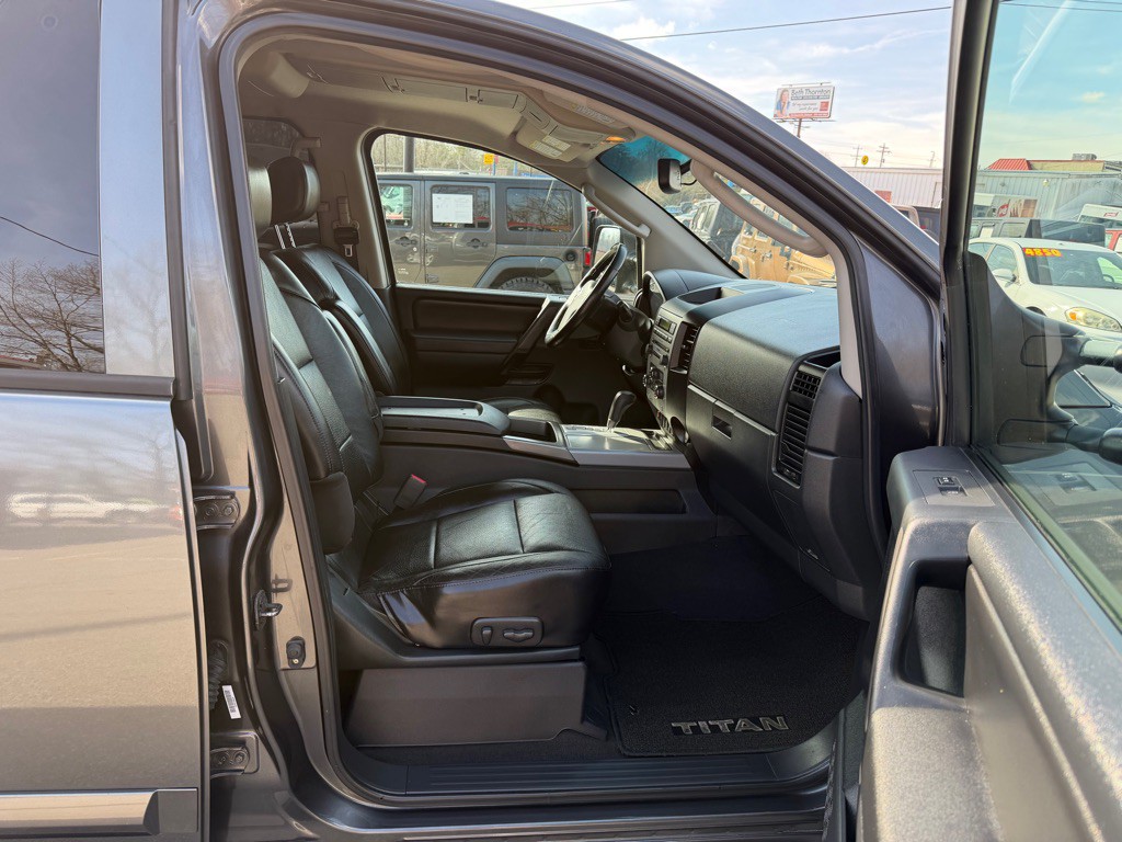 2008 Nissan Titan Image 16