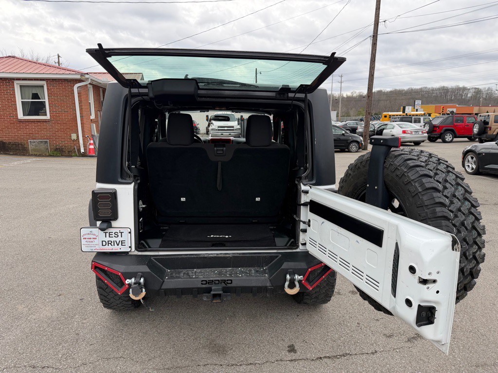 2017 Jeep Wrangler Image 10
