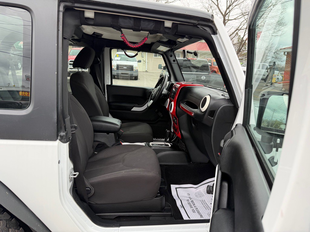 2017 Jeep Wrangler Image 12