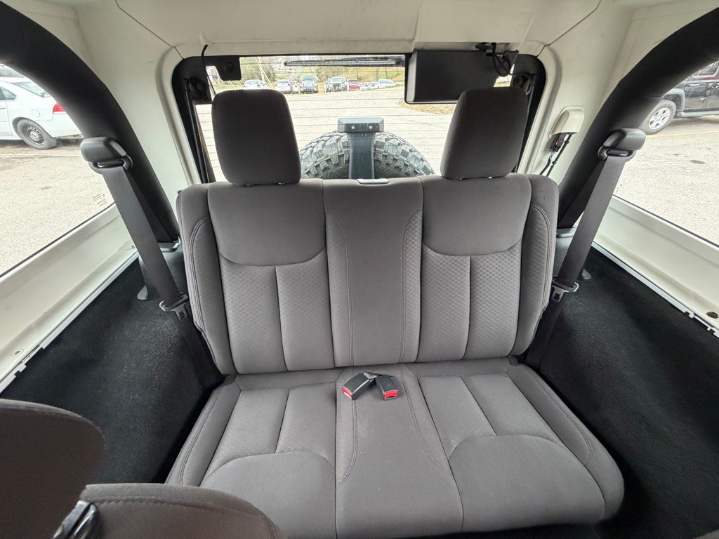 2017 Jeep Wrangler Image 13