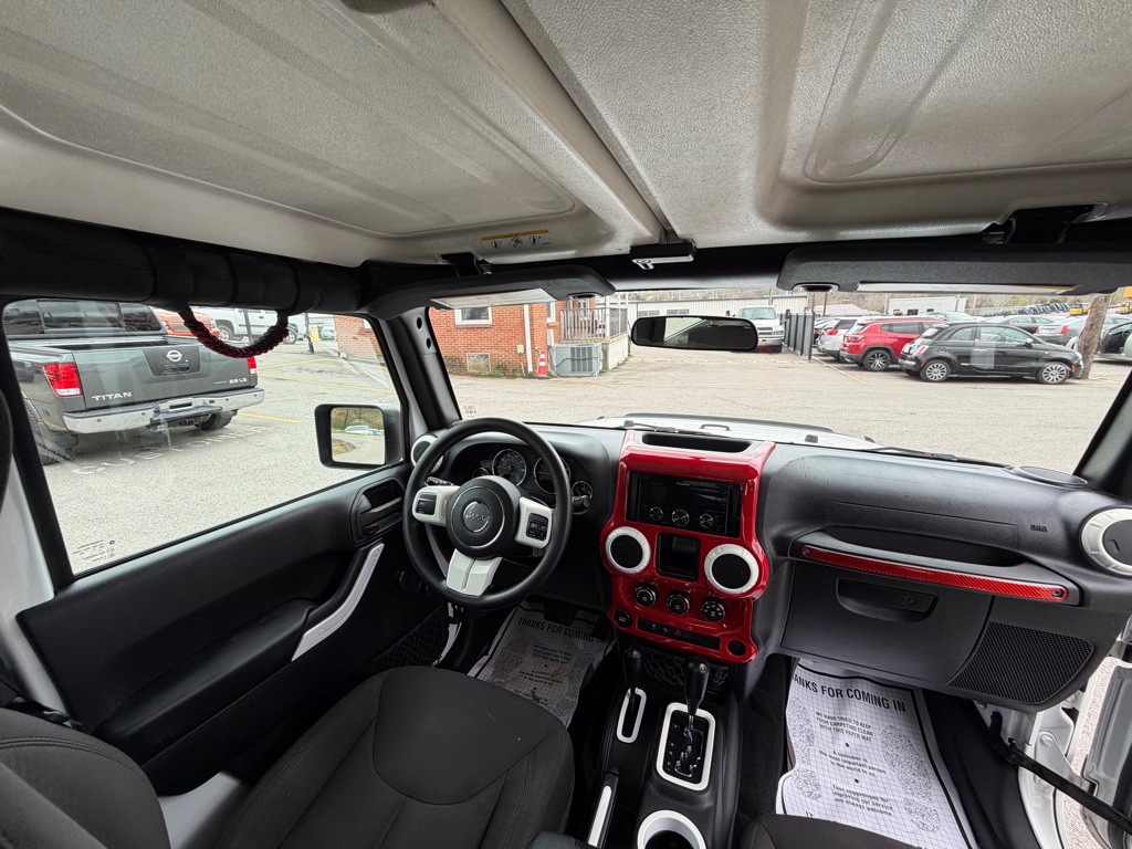 2017 Jeep Wrangler Image 14