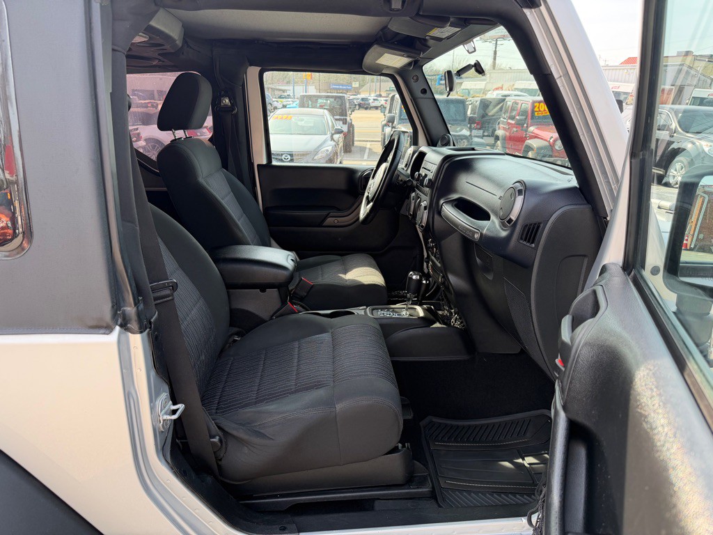 2012 Jeep Wrangler Image 14