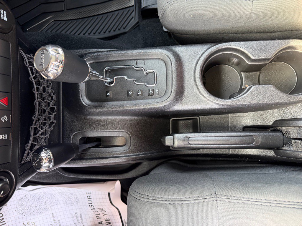 2012 Jeep Wrangler Image 15