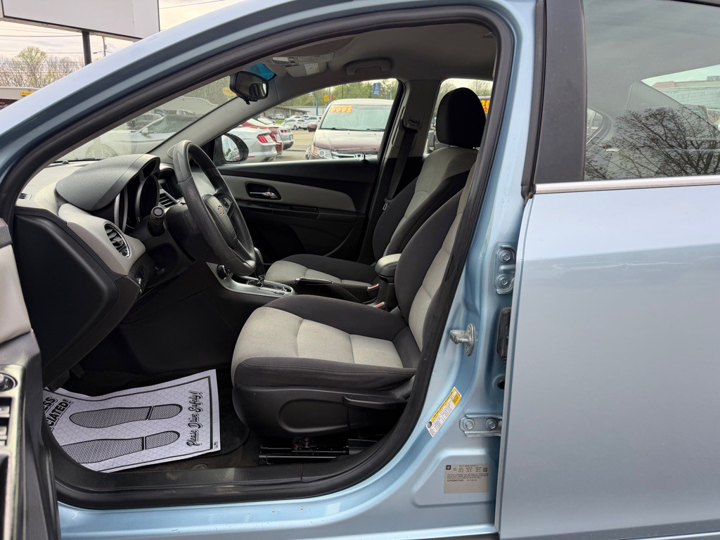 2012 Chevrolet Cruze Image 10