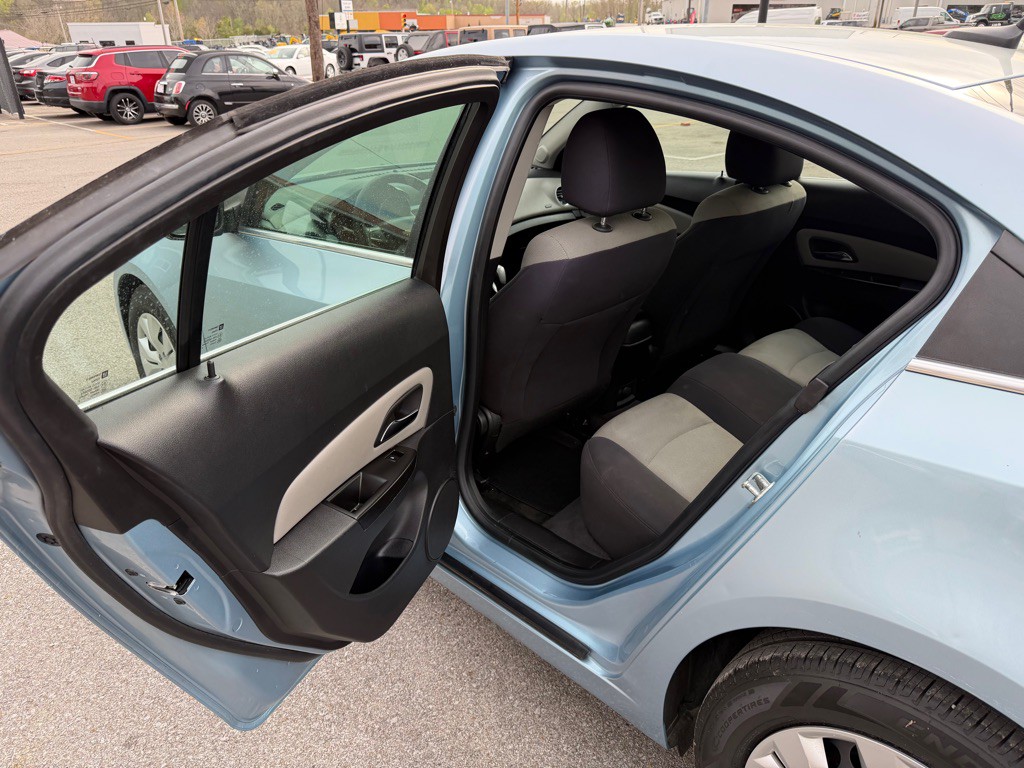 2012 Chevrolet Cruze Image 11
