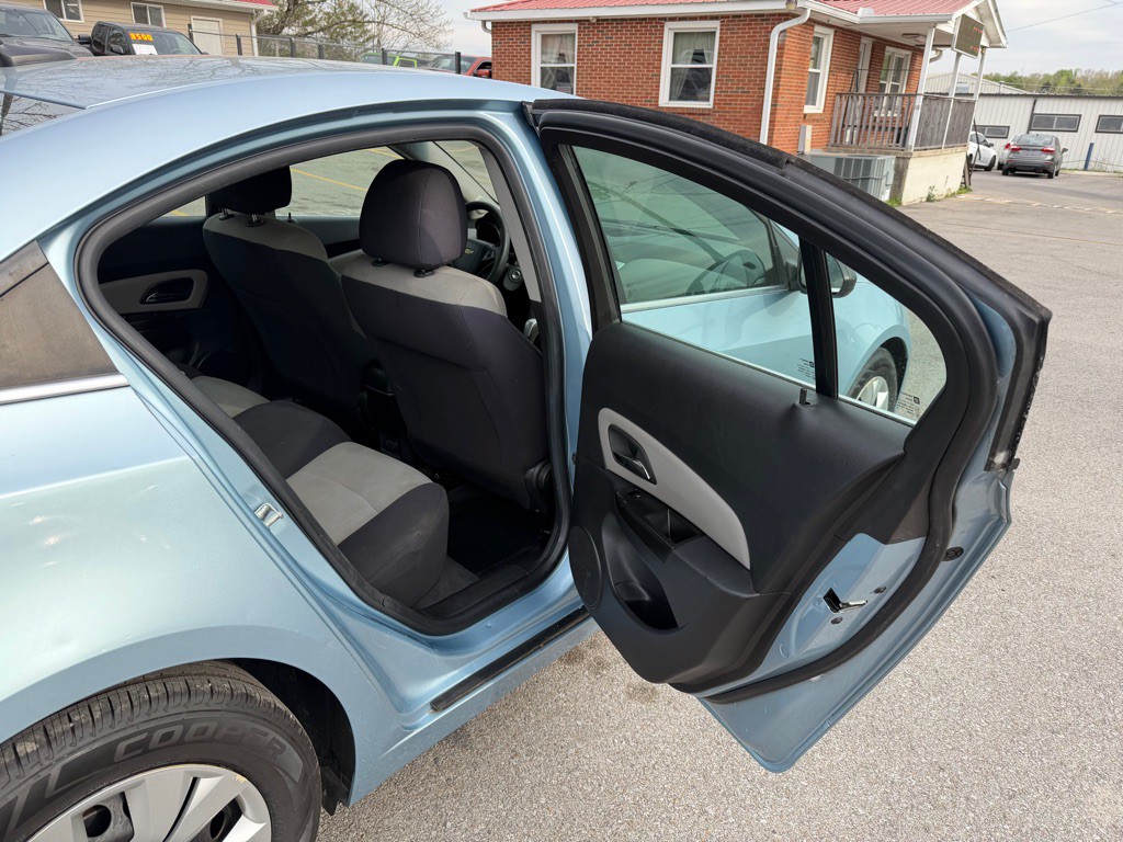 2012 Chevrolet Cruze Image 13