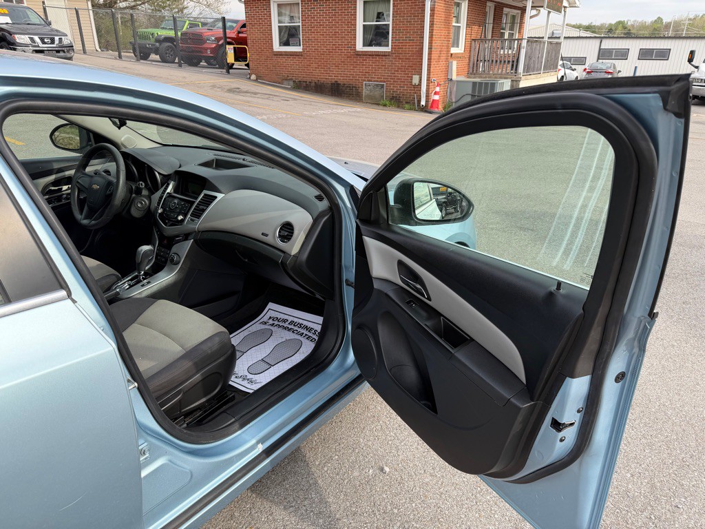 2012 Chevrolet Cruze Image 15