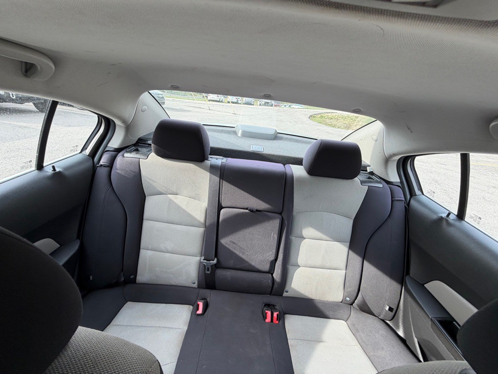2012 Chevrolet Cruze Image 17