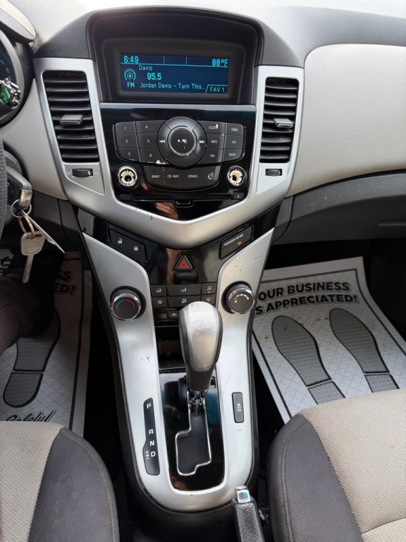 2012 Chevrolet Cruze Image 21