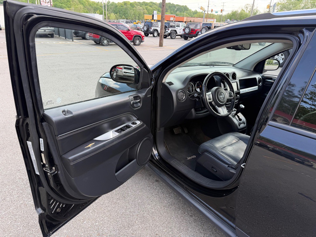 2016 Jeep Compass Image 9