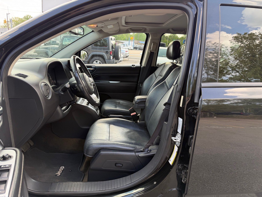 2016 Jeep Compass Image 10