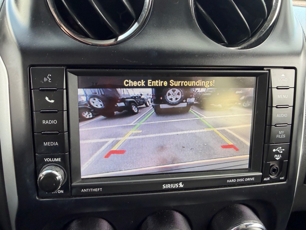 2016 Jeep Compass Image 21