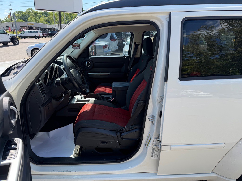 2007 Dodge Nitro Image 10