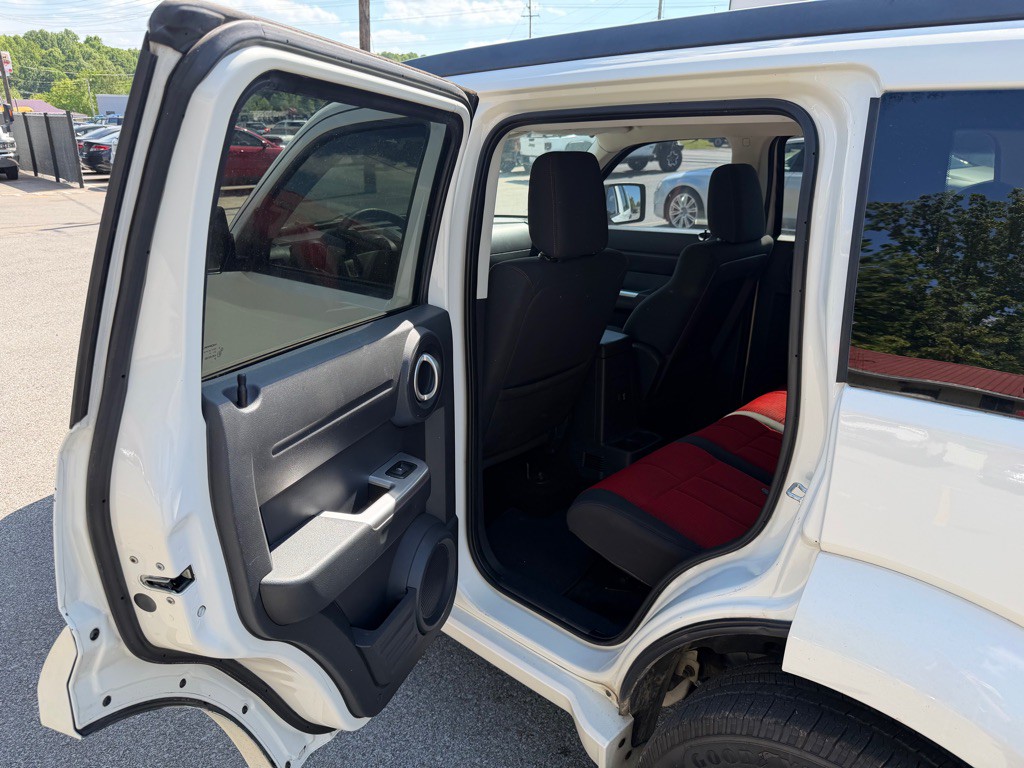 2007 Dodge Nitro Image 11