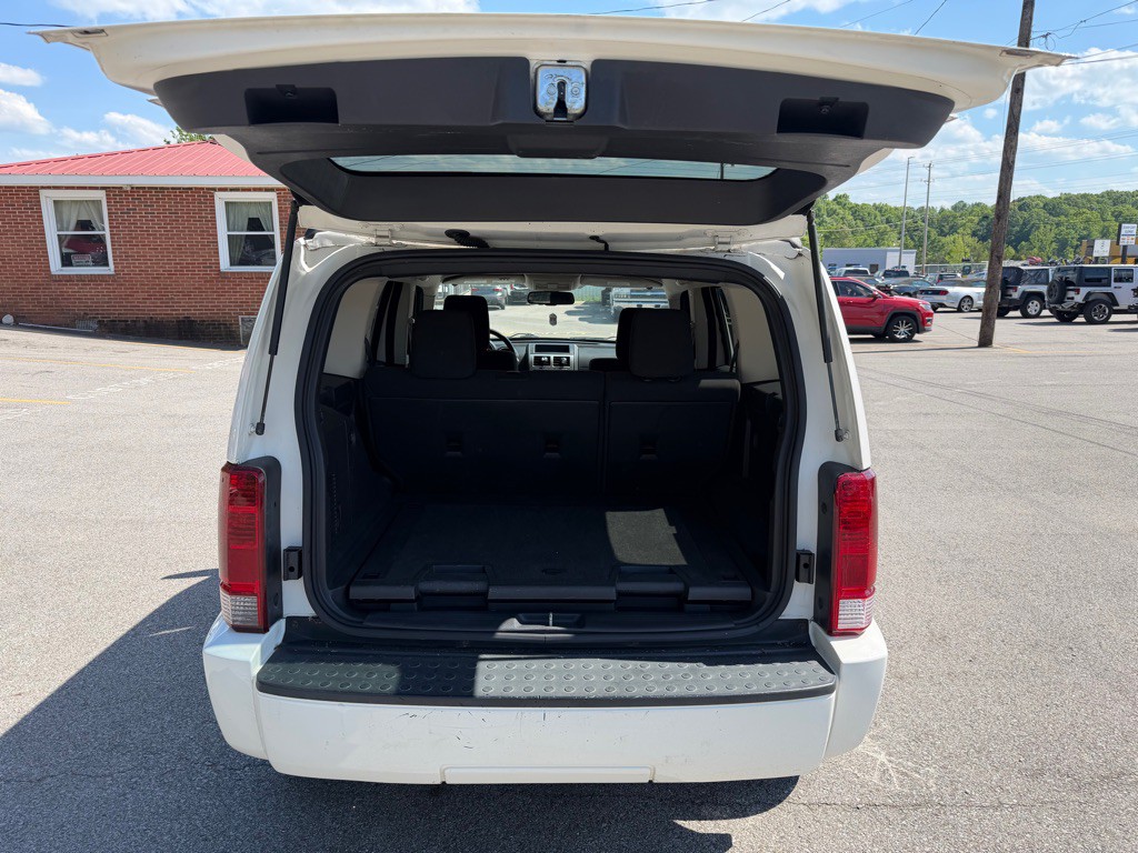 2007 Dodge Nitro Image 13