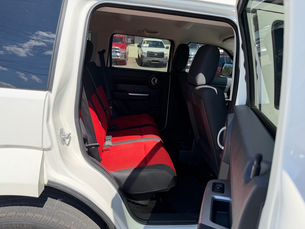2007 Dodge Nitro Image 15