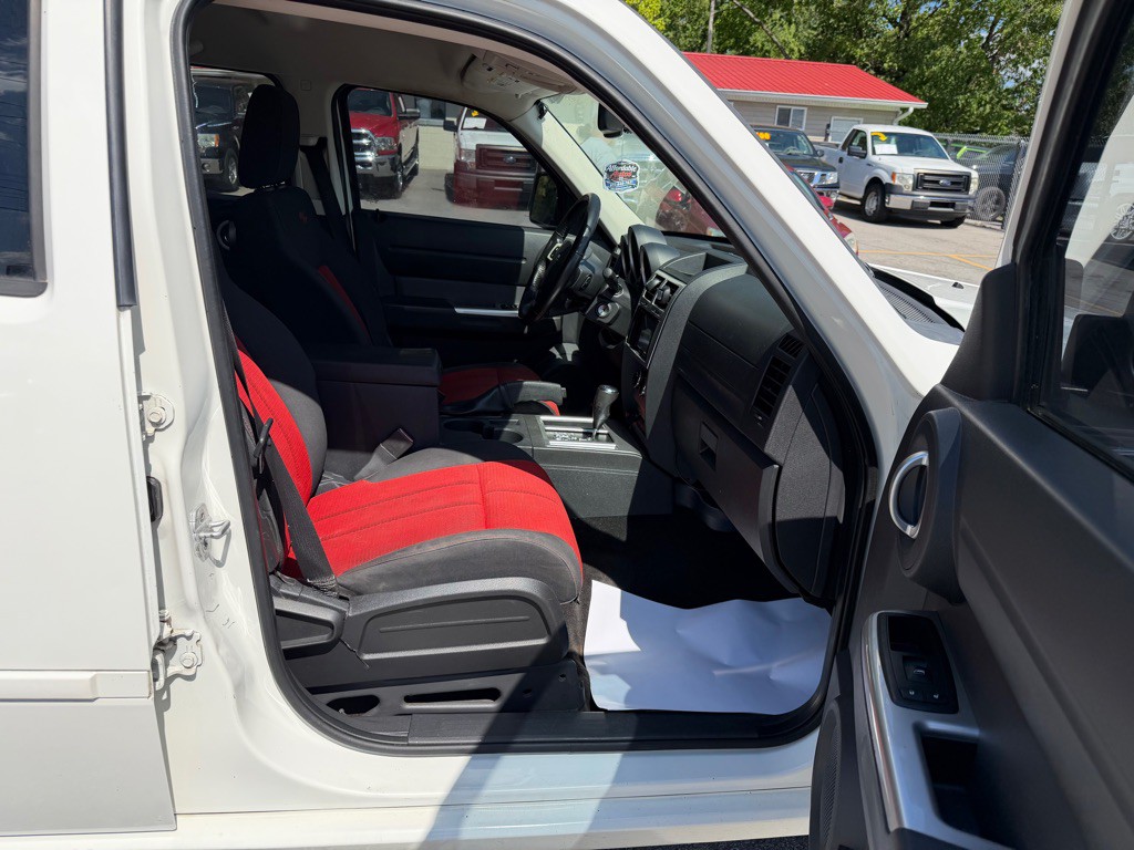 2007 Dodge Nitro Image 17