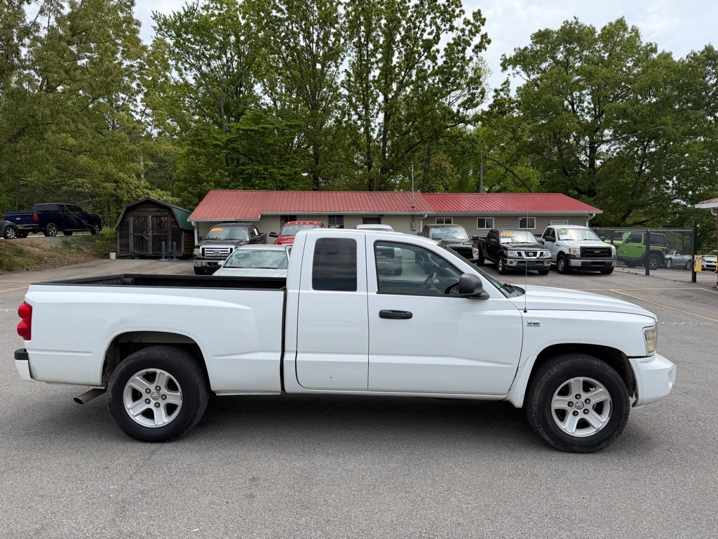 2010 Dodge Dakota Image 4