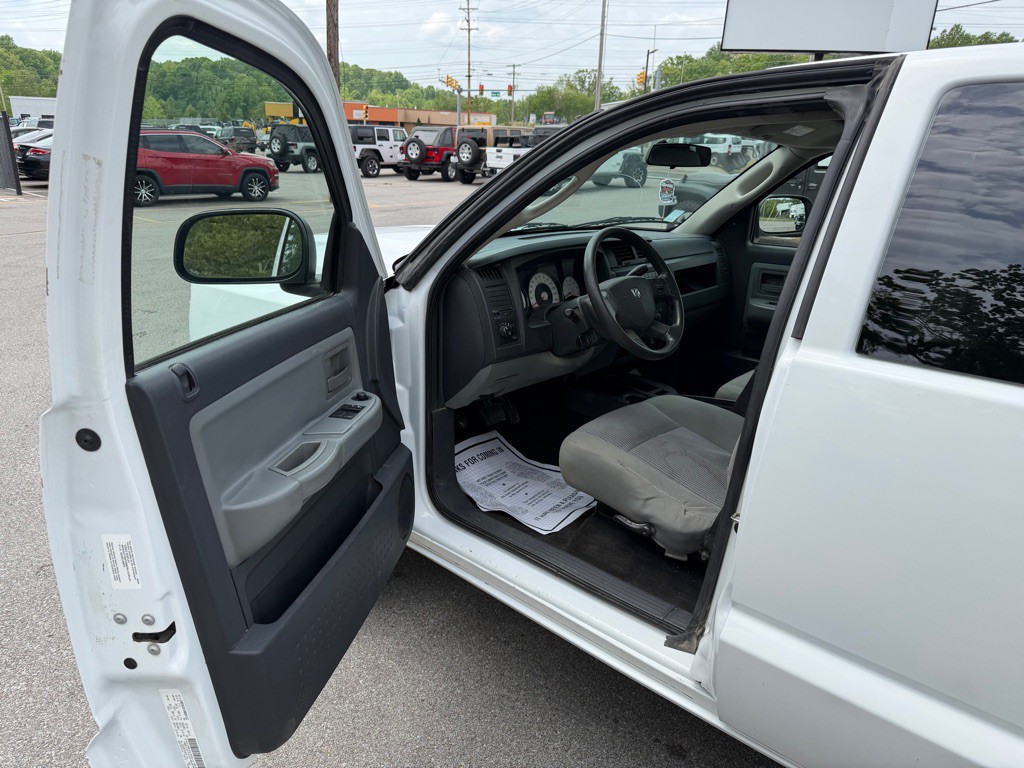 2010 Dodge Dakota Image 9