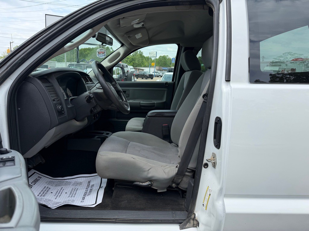 2010 Dodge Dakota Image 10