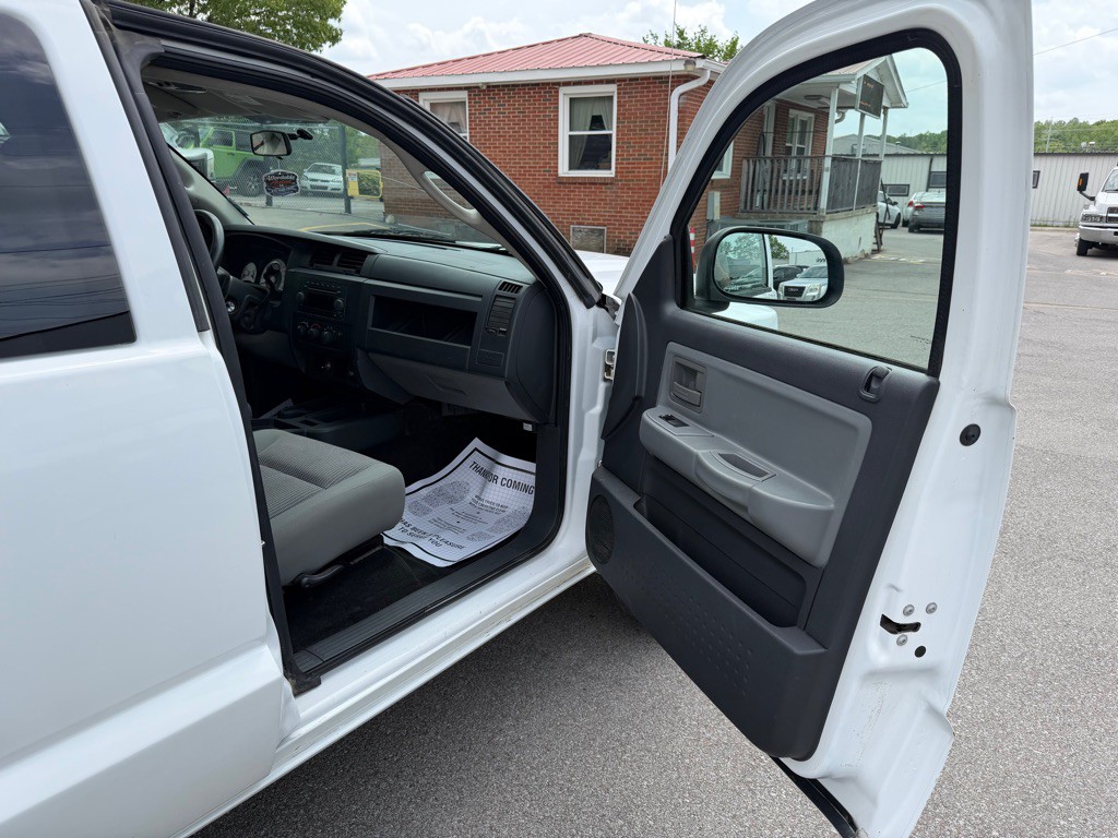 2010 Dodge Dakota Image 12