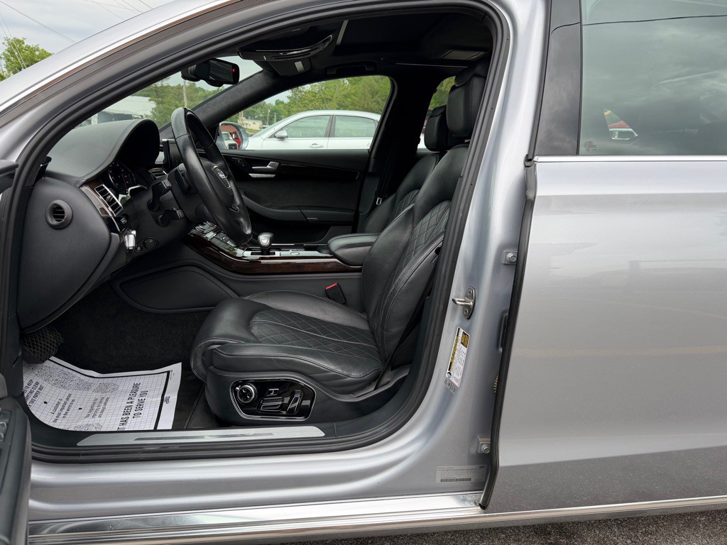 2015 Audi A8 Image 10