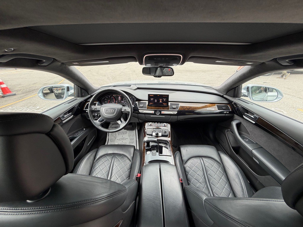 2015 Audi A8 Image 19