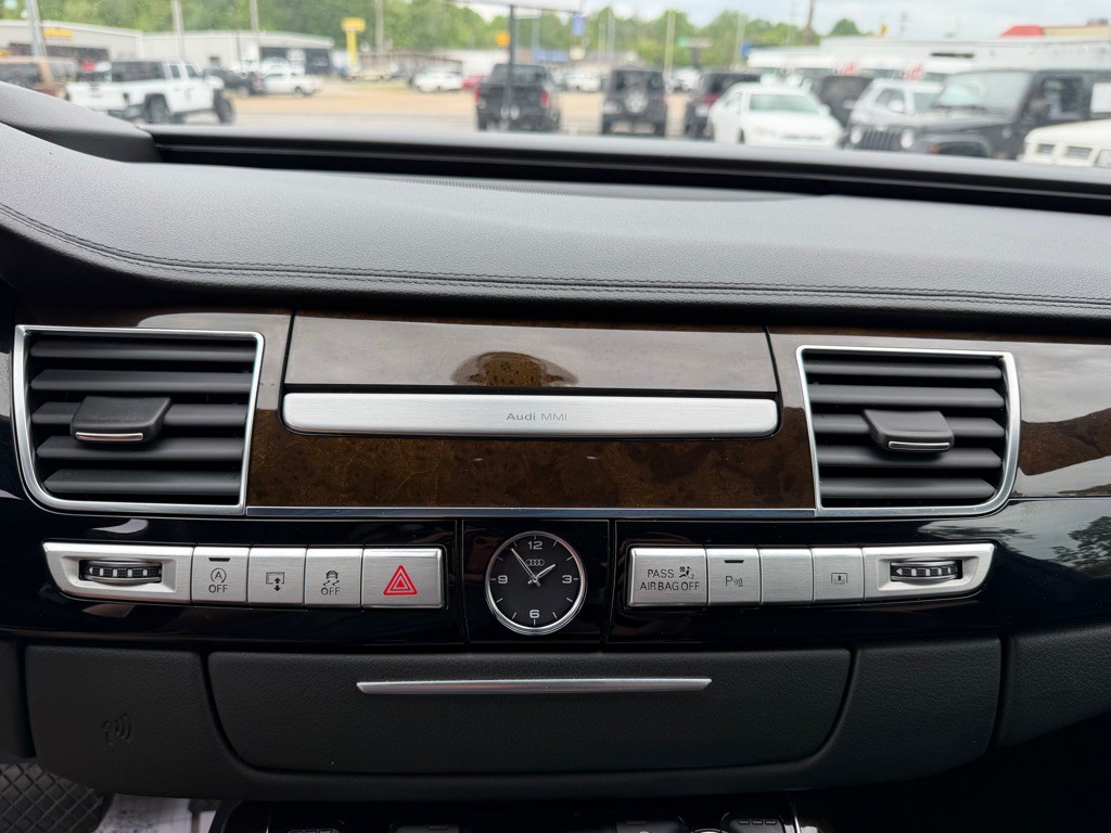 2015 Audi A8 Image 22
