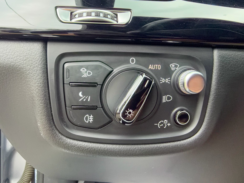 2015 Audi A8 Image 27