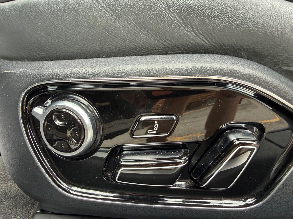 2015 Audi A8 Image 33