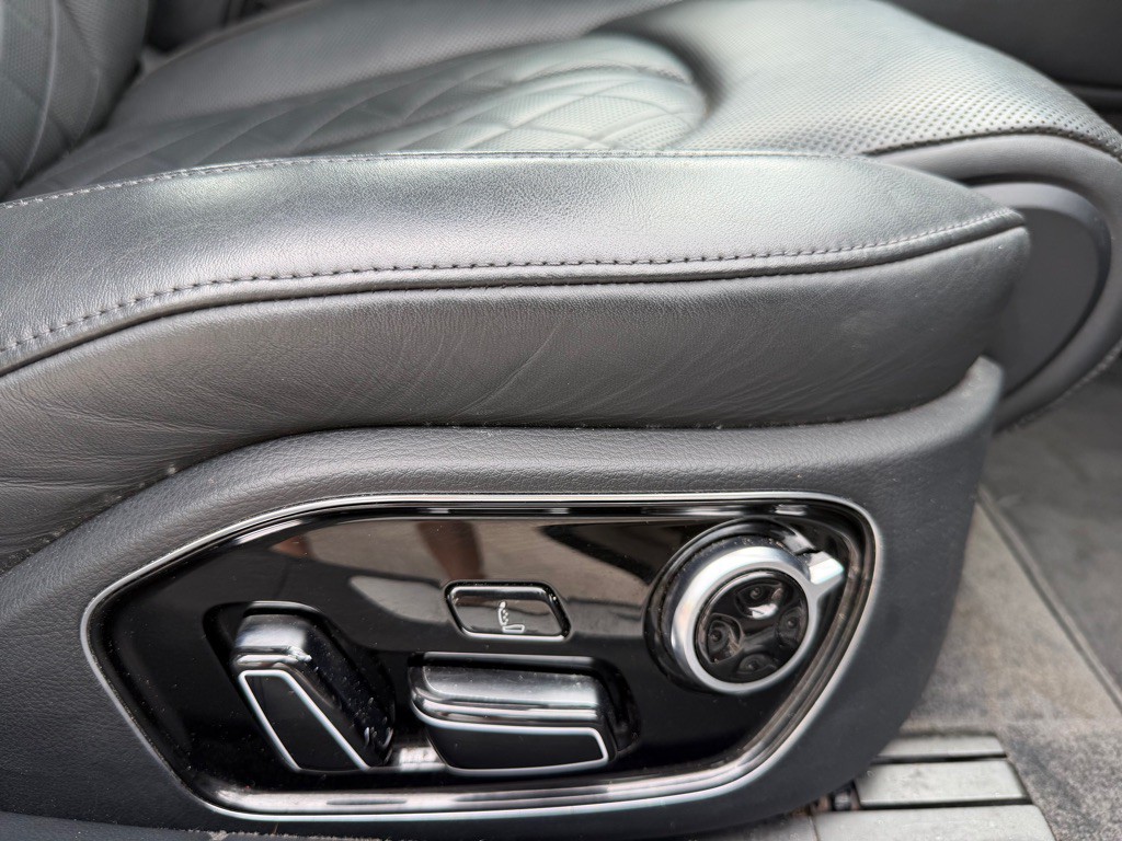 2015 Audi A8 Image 35
