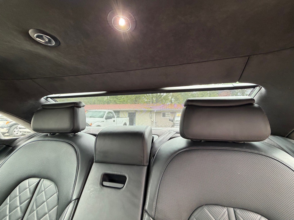 2015 Audi A8 Image 42