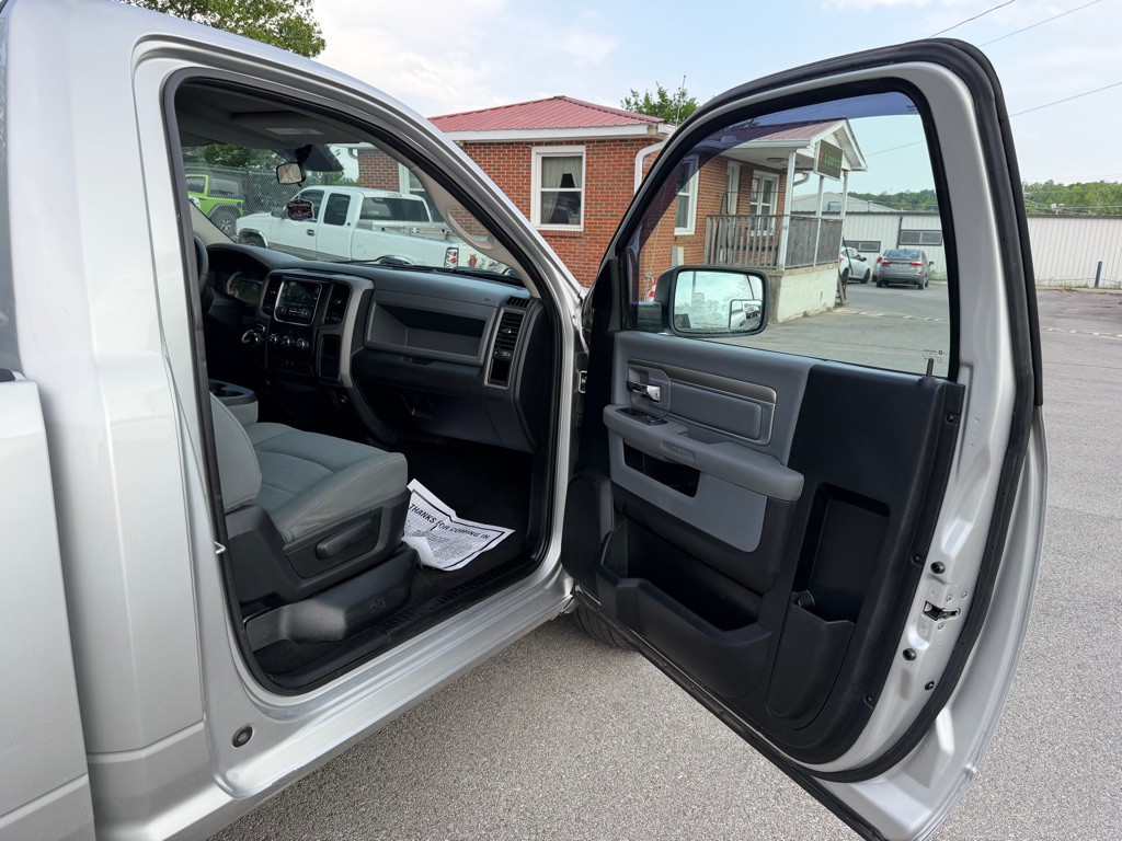 2013 RAM 1500 Image 9
