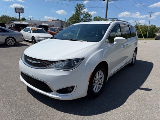 Image for 2020 Chrysler Pacifica Touring L ID: 7391707