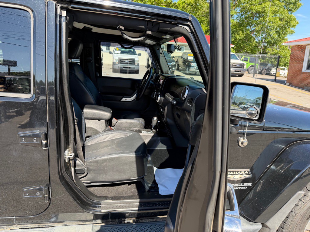 2013 Jeep Wrangler Unlimited Image 16