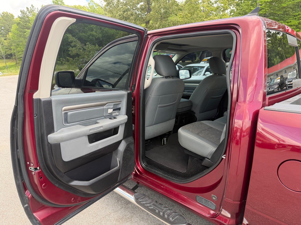 2017 RAM 1500 Image 11