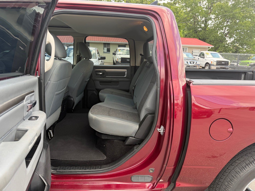2017 RAM 1500 Image 12