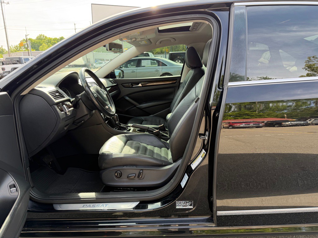 2014 Volkswagen Passat Image 10
