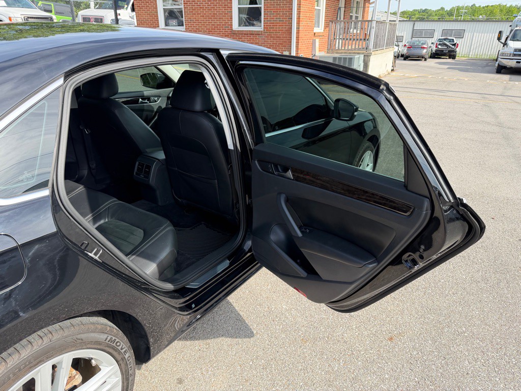 2014 Volkswagen Passat Image 13