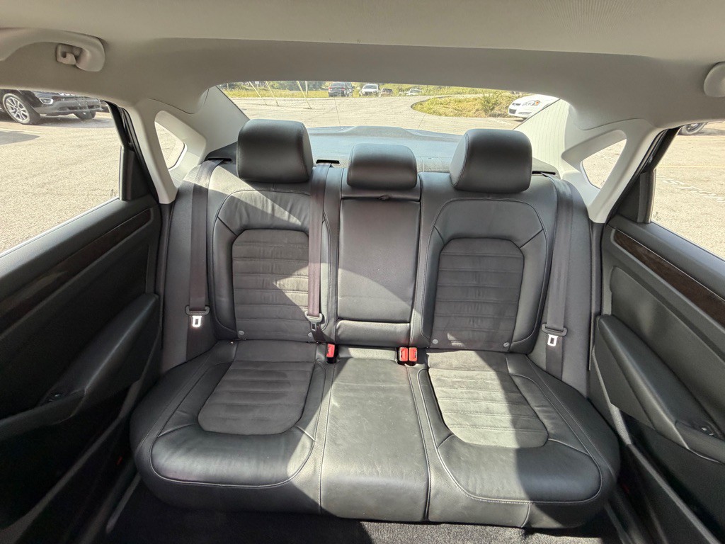2014 Volkswagen Passat Image 17