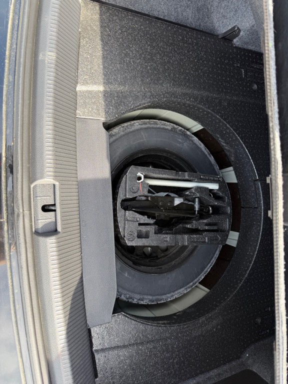 2014 Volkswagen Passat Image 20