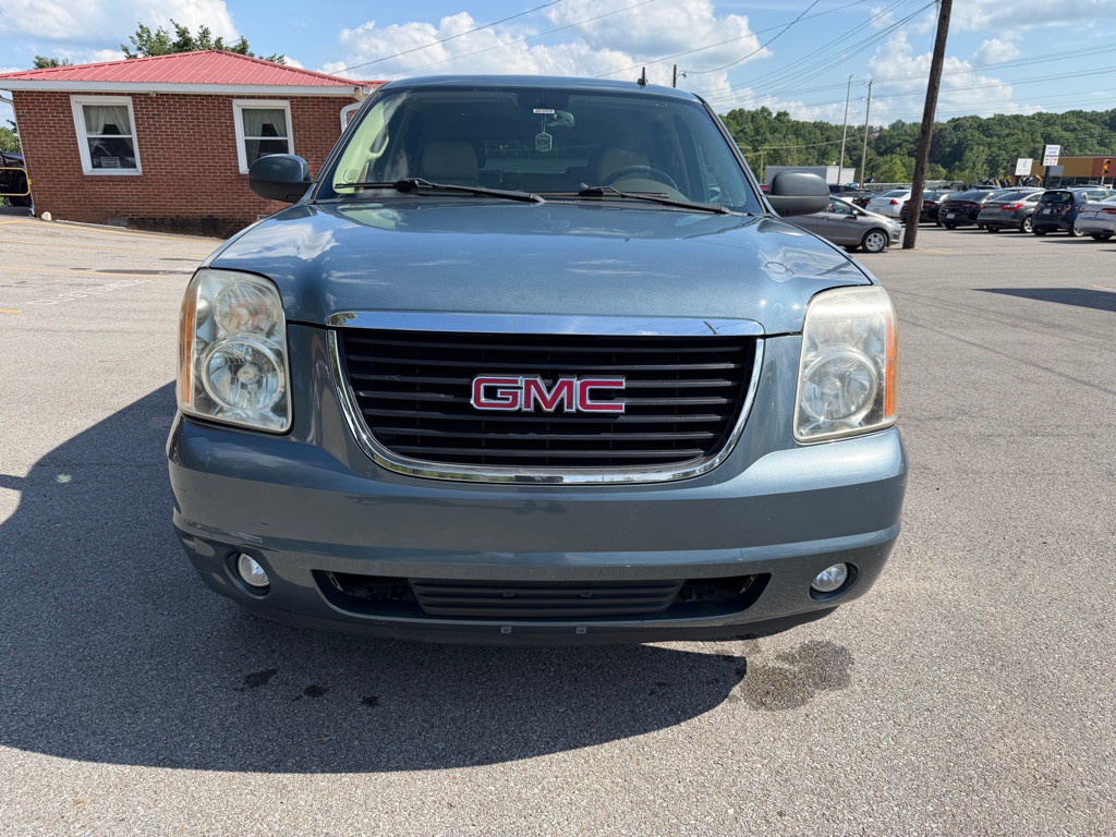2008 GMC Yukon Image 2