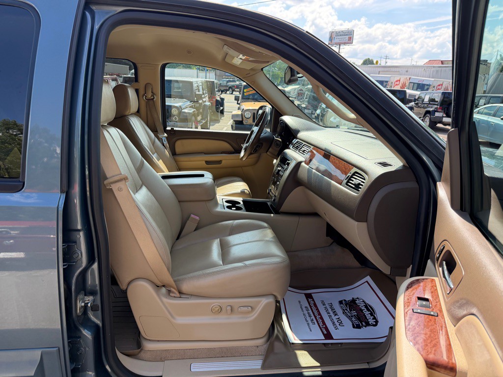 2008 GMC Yukon Image 16