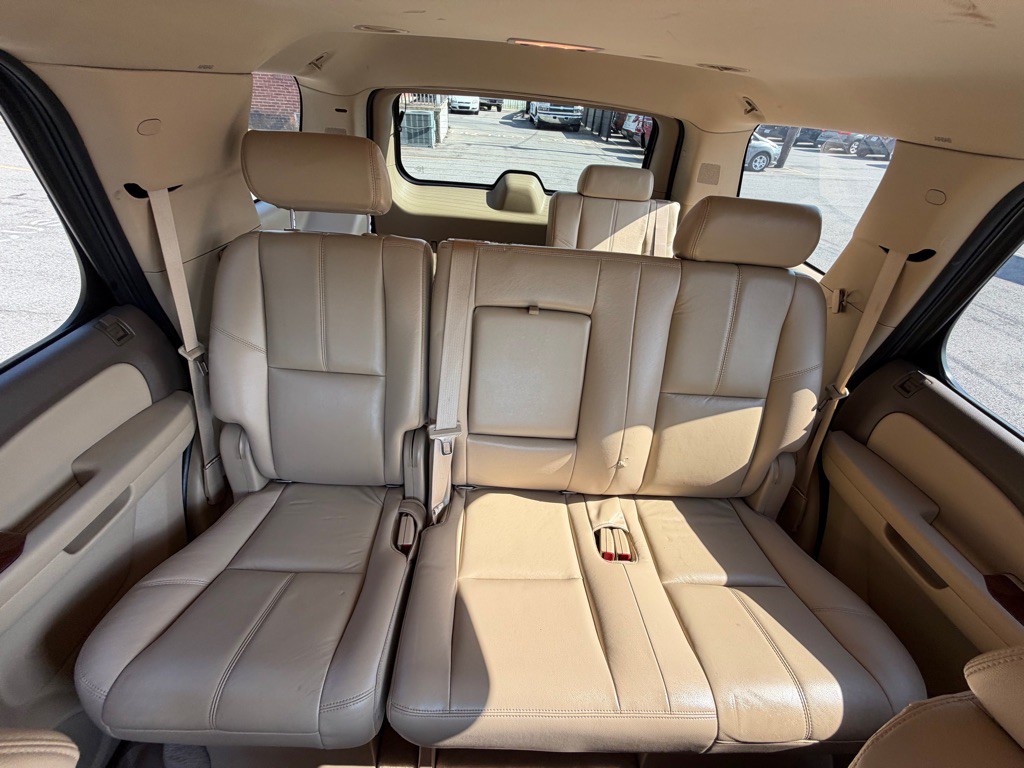 2008 GMC Yukon Image 17